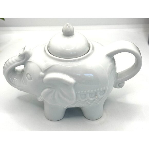 Porcelain Elephant-Shaped Sugar Bowl With Lid - Picture 7 of 9